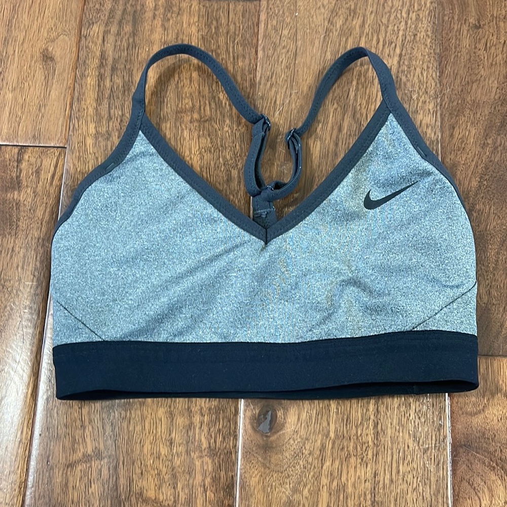 Nike pro sports bra